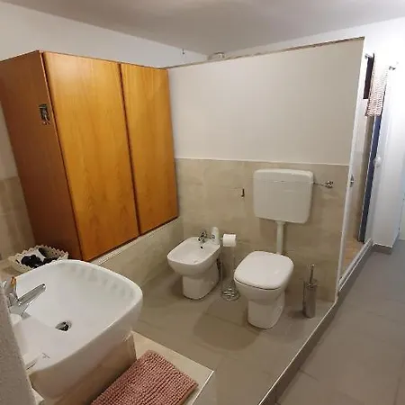 Ca Zelinda House *