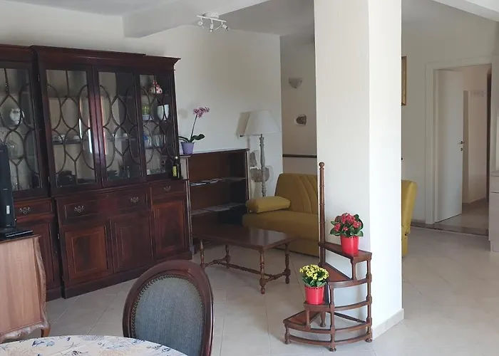 Ca Zelinda House *